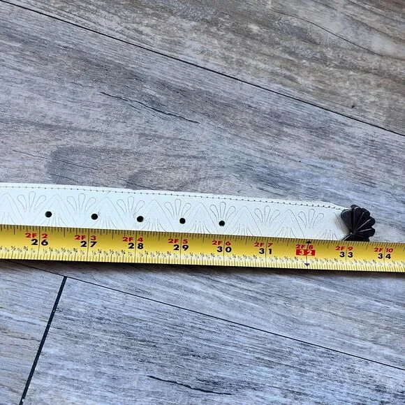 Genuine Leather White Western Belt Size 28 Tooled Pattern Silver Concho Buckle - Picture 8 of 11